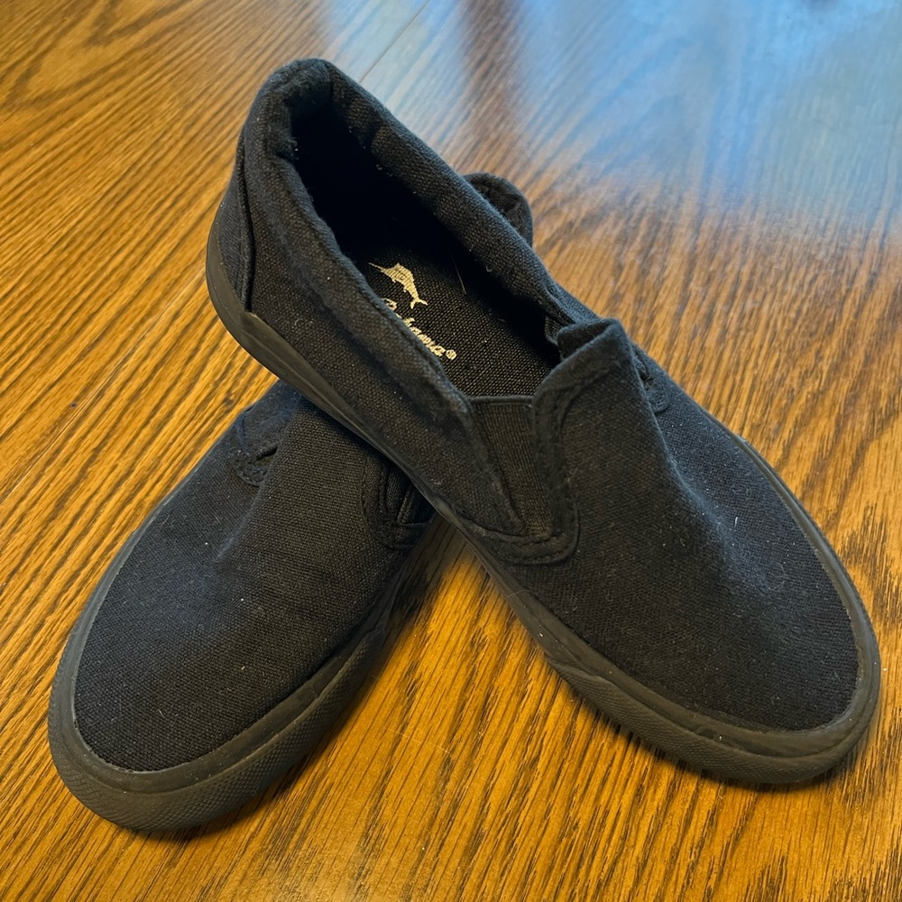 Kids Black Tommy Bahama size 13 Slip-On Shoes